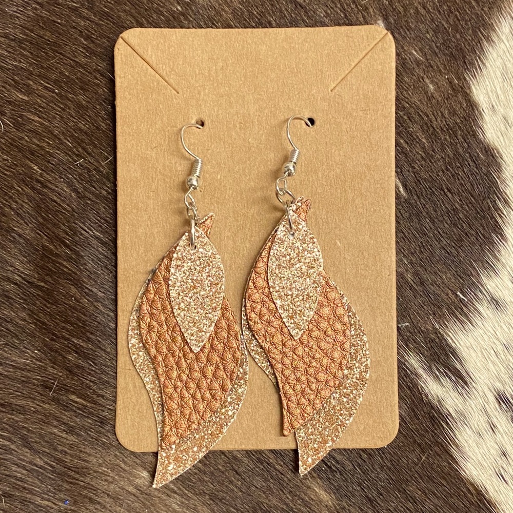 🌵Western Faux Leather Earrings!